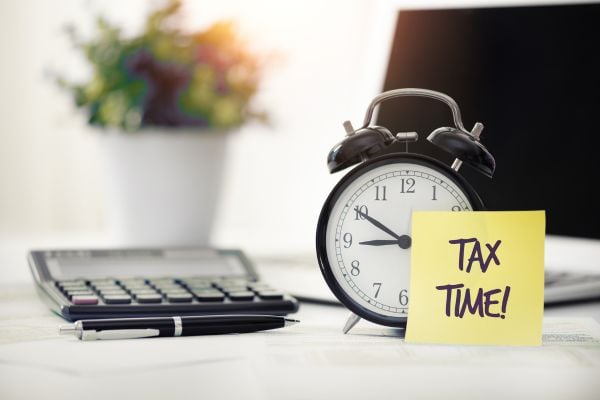 Tax time graphic