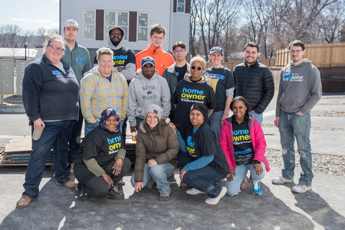Volunteer and Learn group photo.
